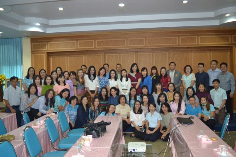 ให้การต้อนรับข้าราชการที่ย้ายมาปฏิบัติงาน กลุ่มบริหารการเงินและสินทรัพย์  และกลุ่มบริหารงานบุคคล สำนักงานเขตพื้นที่การศึกษามัธยมศึกษา เขต 8 