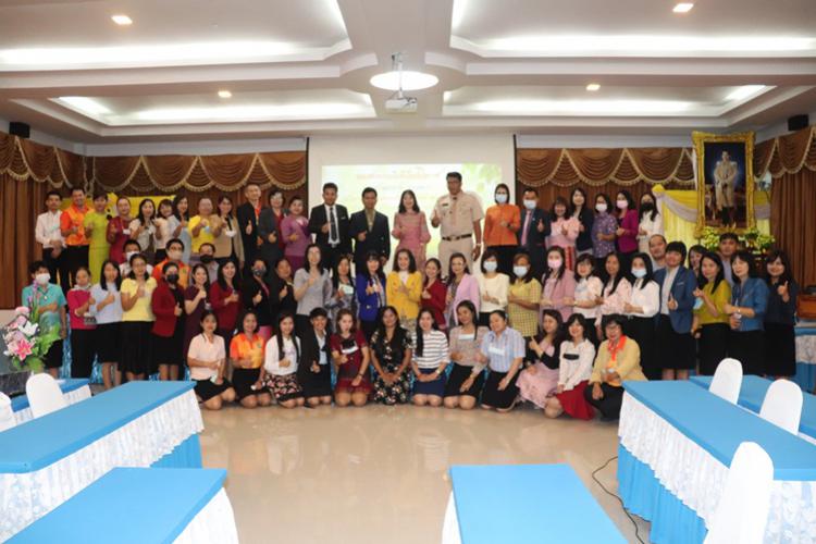 ร่วมแสดงความยินดีเนื่องในโอกาสที่ นางสาวพุทธชาด  ทองหยวก นักวิเคราะห์นโยบายและแผนชำนาญการพิเศษ สำนักงานเขตพื้นที่การศึกษามัธยมศึกษาราชบุรี ย้ายไปดำรงตำแหน่งผู้อำนวยการกลุ่มนโยบายและแผนสำนักงานเขตพื้นที่การศึกษาประถมศึกษา ราชบุรี เขต 1