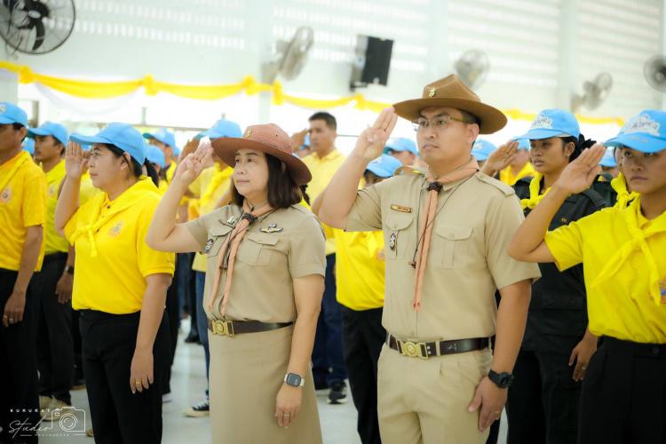 การร่วมกิจกรรมจิตอาสาปรับภูมิทัศน์ ณ บริเวณโดยรอบที่ว่าการอำเภอจอมบึง