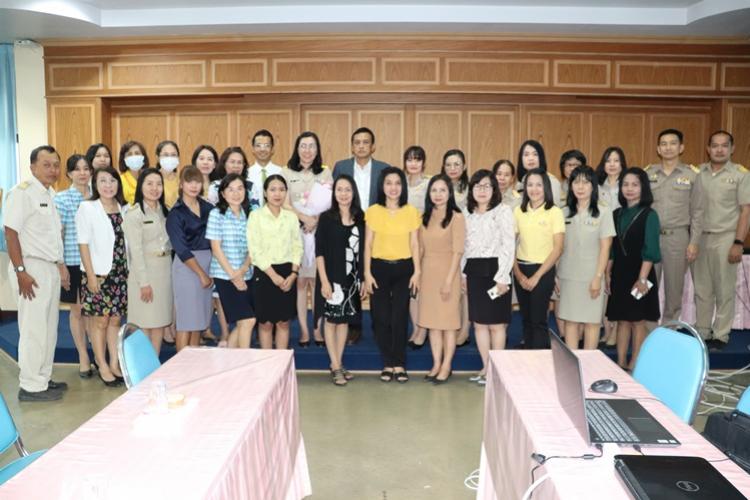 ให้การต้อนรับข้าราชการที่ย้ายมาปฏิบัติงาน กลุ่มบริหารงานการเงินและสินทรัพย์ สำนักงานเขตพื้นที่การศึกษามัธยมศึกษา เขต 8