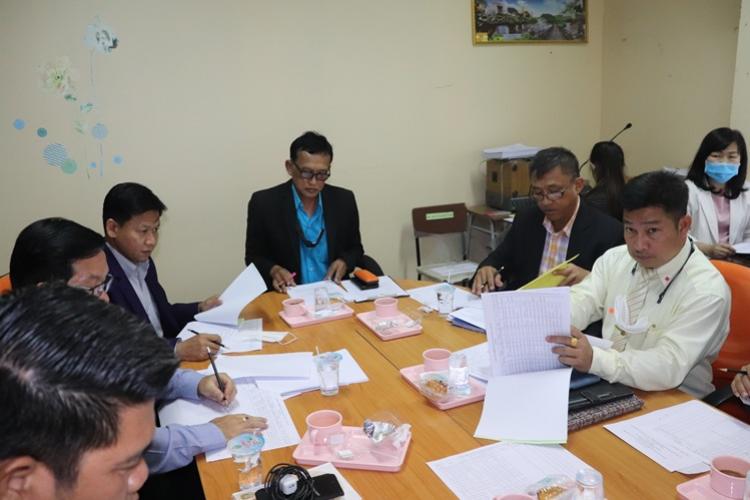 ประชุมคณะกรรมการพิจารณากลั่นกรองตรวจสอบข้อมูลตามองค์ประกอบการย้าย และรายละเอียดตัวชี้วัดฯ ตำแหน่งครู ประจำปี พ.ศ.2563 ระดับสำนักงานเขตพื้นที่การศึกษามัธยมศึกษา เขต 8
