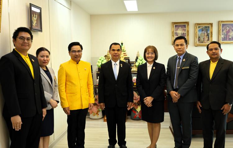  เข้าขอพร ว่าที่ร้อยตรี ดร.ธนุ วงษ์จินดา เลขาธิการคณะกรรมการการศึกษาขั้นพื้นฐาน เนื่องในโอกาสศุภมงคลสมัยขึ้นปีใหม่ 2568
