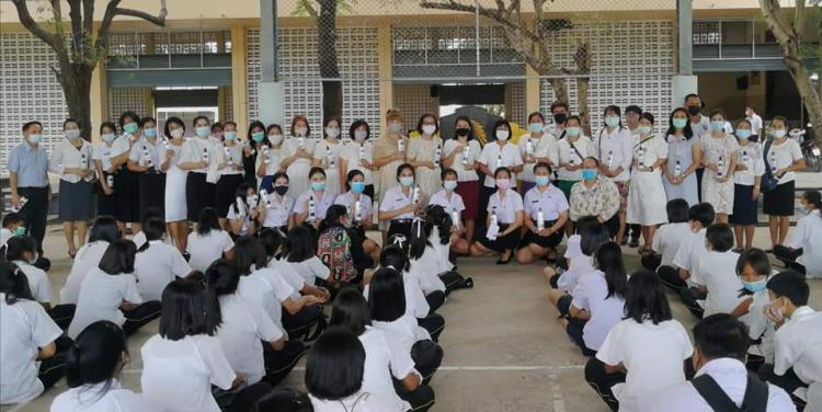 โรงเรียนปากท่อพิทยาคม มอบเจลแอลกอฮอล์ให้นักเรียน  ครู​  และบุคลากรภายในโรงเรียน​ ในวันพฤหัสบดีที่ ๓ ธันวาคม พ.ศ.๒๕๖๓ โดยได้รับการจัดสรรจากสำนักงานเขตพื้นที่การศึกษามัธยมศึกษาเขต ๘​  