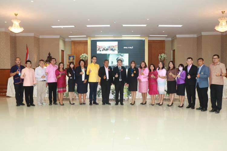 ให้การต้อนรับคณะกรรมการคัดเลือกสำนักงานเขตพื้นที่การศึกษามัธยมศึกษา เพื่อรับรางวัลระบบการดูแลช่วยเหลือนักเรียน ประจำปี 2566 ระดับเขตตรวจราชการ (เขตตรวจราชการที่ 3)