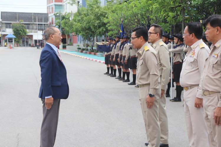 รับเสด็จ พระวรวงศ์เธอ พระองค์เจ้าเฉลิมศึกยุคล ประธานมูลนิธิ สถาบันการศึกษาในรัชกาลที่ 6 และ สมเด็จฯเจ้าฟ้าเพชรรัตนราชสุดาฯ ที่ได้เสด็จยังโรงเรียนเบญจมราชูทิศ ราชบุรี