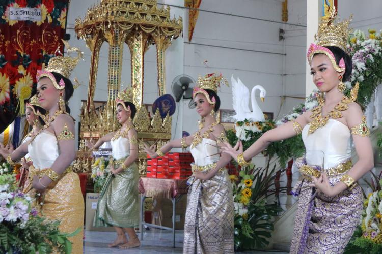 กลุ่มสาระการเรียนรู้ศิลปะ นำนักเรียนชุมนุมนาฏศิลป์ ไปร่วมแสดงงานฌาปนกิจศพ ณ วัดบ้านใหม่เหนือ ต.วัดแก้ว อ.บางแพ จ.ราชบุรี