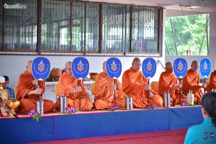 พิธีเจริญน้ำพระพุทธมนต์และทำบุญในวันคล้ายวันก่อตั้งโรงเรียน