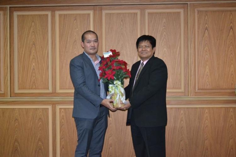 ให้การต้อนรับข้าราชการที่ย้ายมาปฏิบัติงาน กลุ่มส่งเสริมการจัดการศึกษา สำนักงานเขตพื้นที่การศึกษามัธยมศึกษา เขต 8