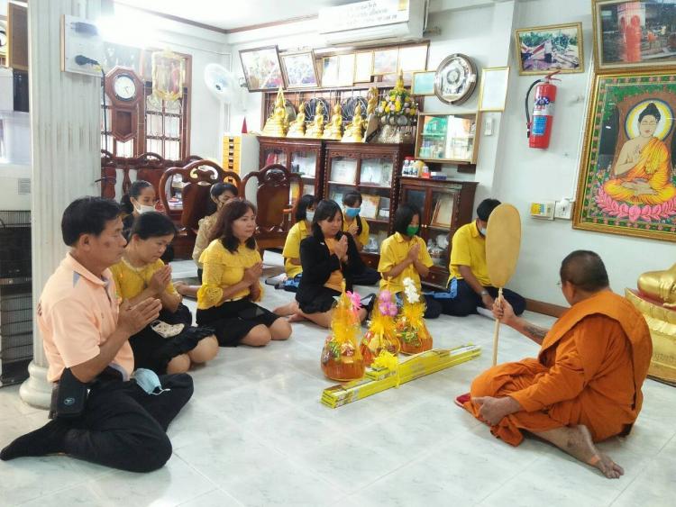 2 กรกฎาคม 2563 กิจกรรมเนื่องในวันอาสาฬหบูชา และวันเข้าพรรษา โรงเรียนเนกขัมวิทยานำโดยผู้อำนวยการ คณะครู ตัวแทนนักเรียน ได้นำหลอดไฟ และชุดผ้าอาบน้ำฝนพร้อมเครื่องไทยทานไปถวายวัดเนกขัมมาราม วัดโคกหลวง และวัดใหม่สี่หมื่น