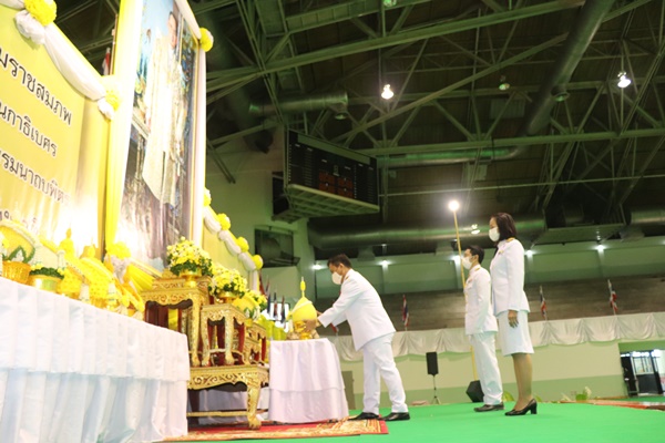 พิธีทำบุญตักบาตรข้าวสาร อาหารแห้งแด่พระสงฆ์และสามเณร เพื่อถวายเป็นพระราชกุศล พระบาทสมเด็จพระบรมชนกาธิเบศรมหาภูมิพลอดุลยเดชมหาราช บรมนาถบพิตร และพิธีถวายพานพุ่มดอกไม้และถวายบังคม เนื่องในวันพ่อแห่งชาติ 5 ธันวาคม 2563