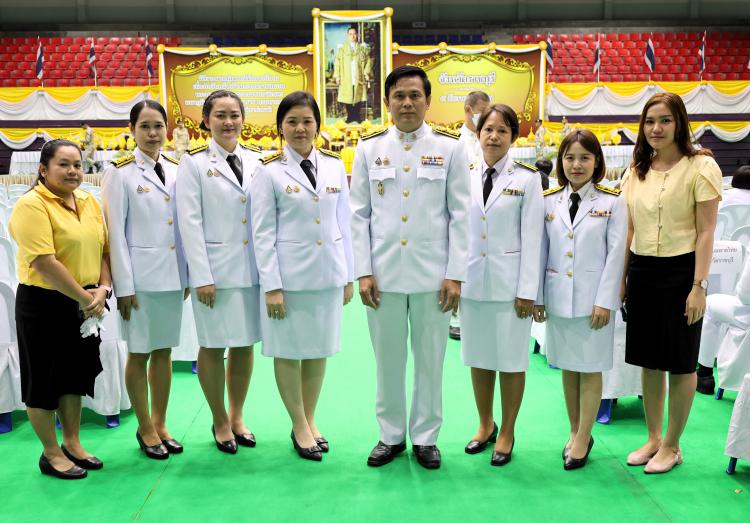 ร่วมพิธีเจริญพระพุทธมนต์และทำบุญตักบาตรถวายพระราชกุศล และพิธีวางพานพุ่มดอกไม้ถวายราชสักการะ เนื่องในวันคล้ายวันพระบรมราชสมภพ พระบาทสมเด็จพระบรมชนกาธิเบศร มหาภูมิพลอดุลยเดชมหาราช บรมนาถบพิตร วันชาติ และวันพ่อแห่งชาติ 5 ธันวาคม 2567