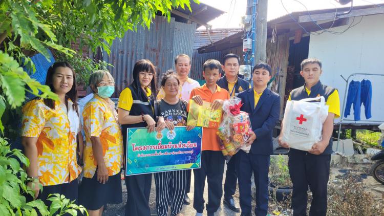 สพม.ราชบุรี ลงพื้นที่เยี่ยมบ้านนักเรียนและมอบทุนการศึกษา โรงเรียนประสาทรัฐประชากิจ