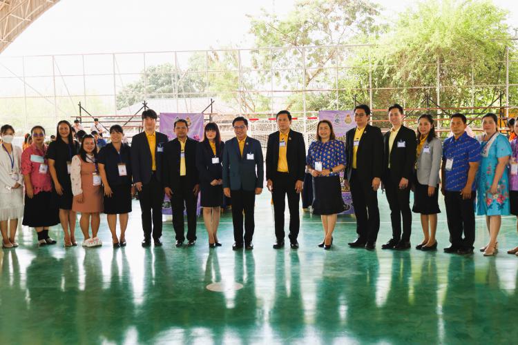 ตรวจเยี่ยมสนามแข่งขันงานศิลปหัตถกรรมนักเรียน ครั้งที่ 72 ระดับเขตพื้นที่การศึกษา ณ สนามแข่งขันบริเวณอาคารโดมโรงยิมเนเซี่ยม
