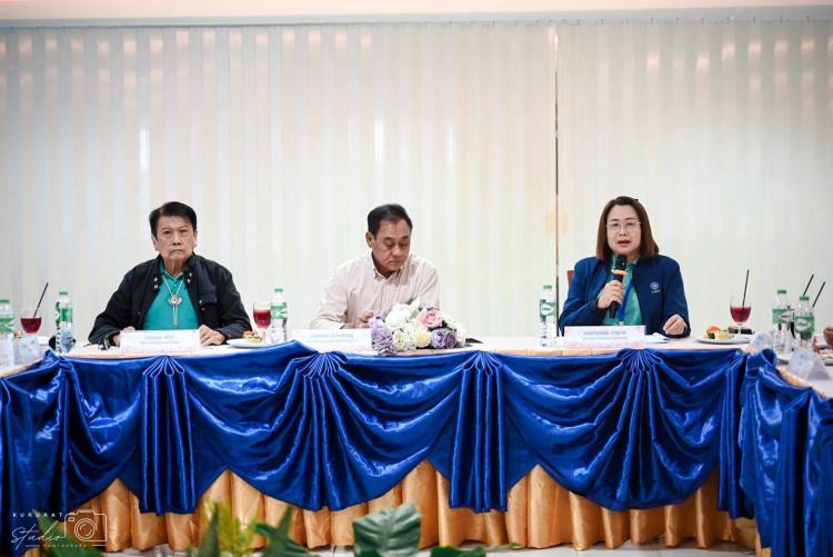 การประชุมคณะกรรมการสถานศึกษาขั้นพื้นฐาน