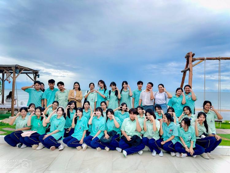 กิจกรรม Buffet & Table Manners : เติมเต็มบุคลิกภาพนักเรียนสู่มาตรฐานสากล  สำหรับนักเรียนชั้นมัธยมศึกษาปีที่ 6 แผนการเรียนภาษา