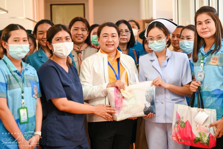 การมอบเครื่องอุปโภคบริโภคให้แก่ผู้ป่วยและเด็กที่มีความต้องการพิเศษ 
