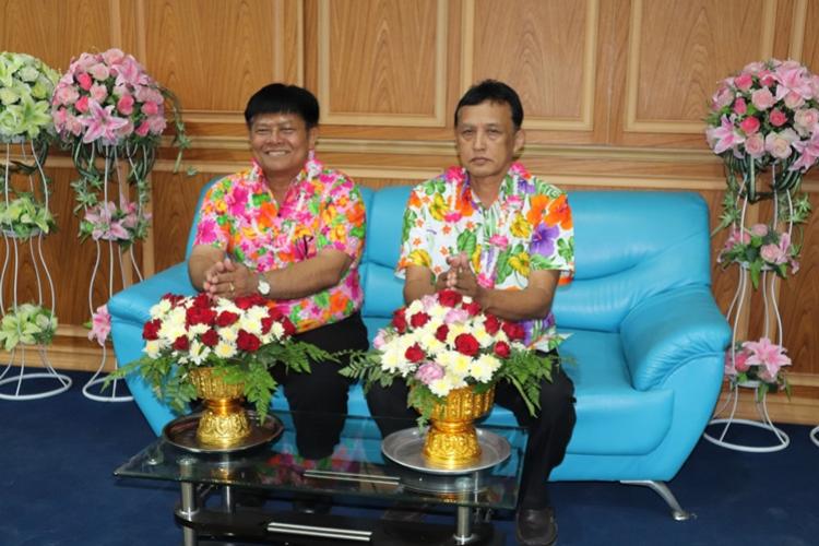 ประชุมข้าราชการและลูกจ้างสำนักงานเขตพื้นที่การศึกษามัธยมศึกษาเขต 8 ครั้งที่ 1/2562 และร่วมสืบสานประเพณีไทย จัดพิธีรดน้ำขอพร เนื่องในเทศกาลวันสงกรานต์ 2562