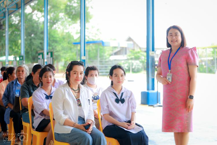 การรับมอบตัวนักเรียนชั้นมัธยมศึกษาปีที่ 4 ปีการศึกษา 2568