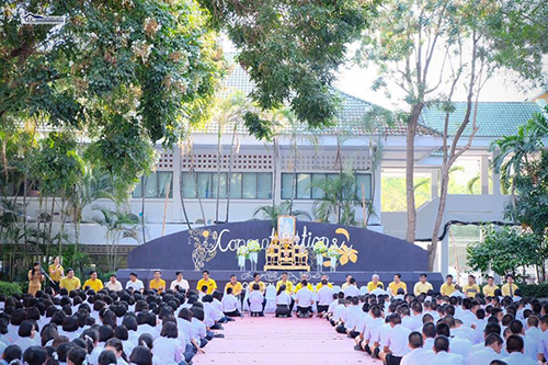 โรงเรียนบรมราชินนาถราชวิทยาลัย จัดกิจกรรมเนื่องในโอกาสวันคล้ายวันเฉลิมพระชนมพรรษา พระบาทสมเด็จพระปรมินทรมหาภูมิพลอดุลยเดช บรมนาถบพิตร วันชาติ และวันพ่อแห่งชาติ ปี ๒๕๖๑