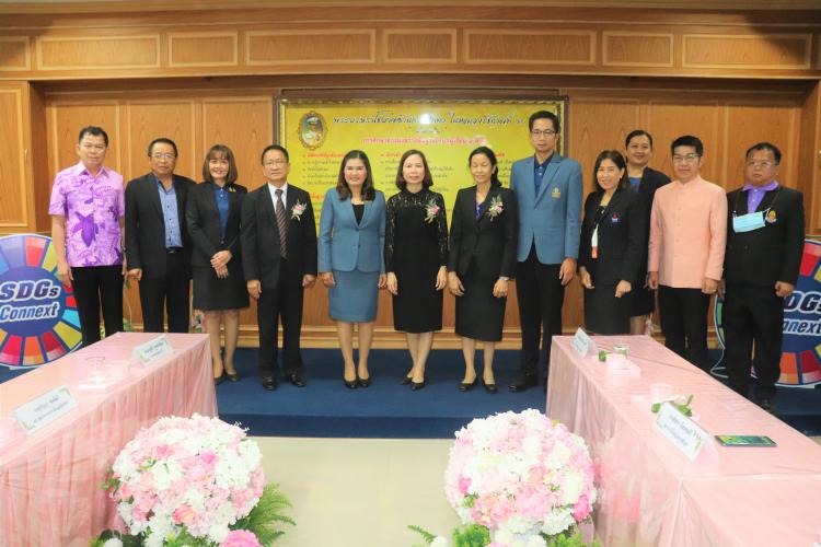 ให้การต้อนรับคณะกรรมการประเมินสัมฤทธิ์ผลการปฏิบัติงานในหน้าที่เพื่อพัฒนาการศึกษา ในระยะเวลา 1 ปี 
