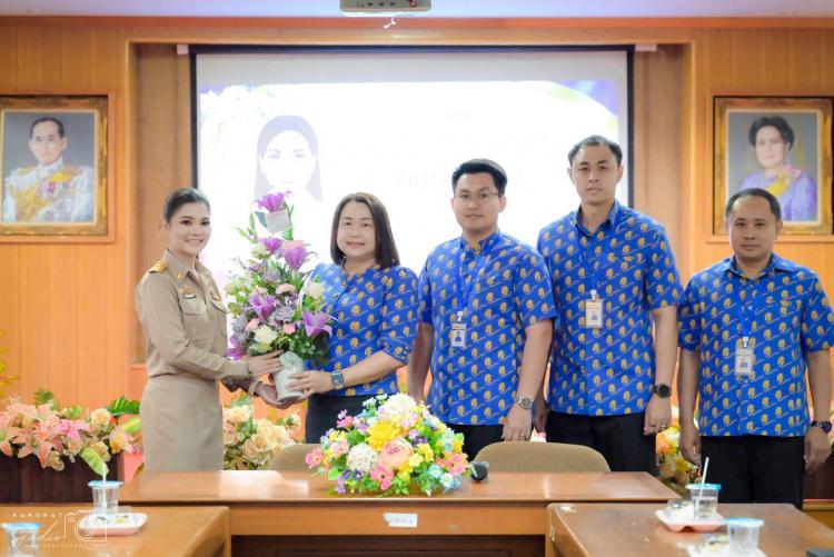 การร่วมแสดงความยินดีกับ คุณครูพชรพร ฤกษ์สะอาด ครูกลุ่มสาระการเรียนรู้ศิลปะ เนื่องในโอกาสได้รับการแต่งตั้งให้ดำรงตำแหน่งรองผู้อำนวยการสถานศึกษา