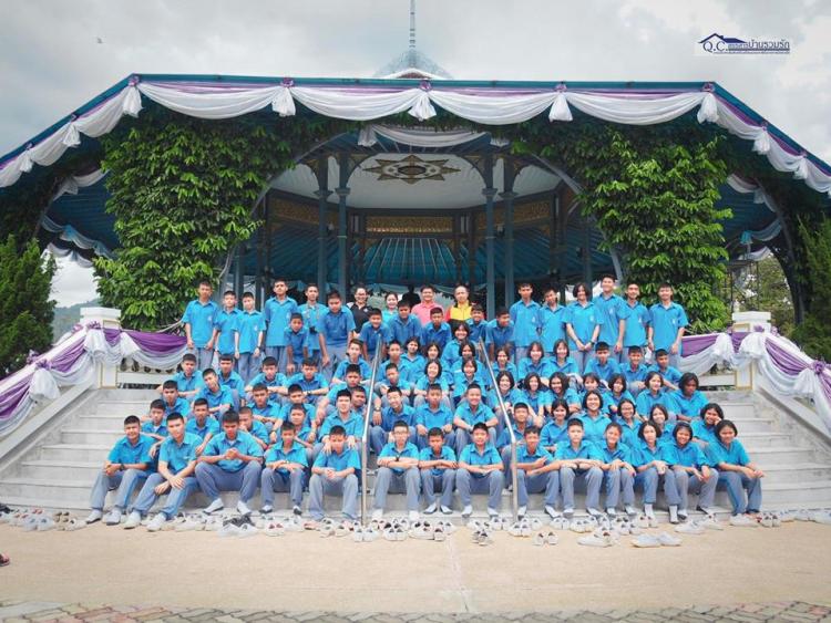 นักเรียนชั้นมัธยมศึกษาตอนต้น กลุ่มหลักสูตรเตรียมทหาร โรงเรียนบรมราชินีนาถราชวิทยาลัย ได้ศึกษาแหล่งเรียนรู้ที่โรงเรียนนายร้อยพระจุลจอมเกล้า (จปร.) นครนายก 