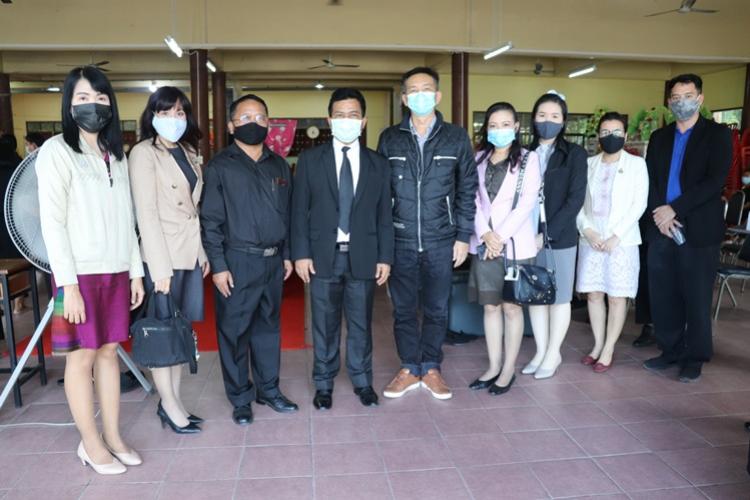 ผอ สพม.8 ร่วมพิธีรดน้ำศพ บิดา นายศิริชัย  ทองหน้าศาล ผู้อำนวยการโรงเรียนปากท่อพิทยาคม