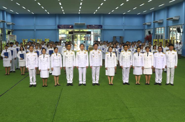 พิธีมอบหนังสือสารานุกรมไทยสำหรับเยาวชน โดยพระราชประสงค์ในพระบาทสมเด็จพระบรมชนกาธิเบศร มหาภูมิพลอดุลยเดชมหาราช บรมนาถบพิตร เล่ม 43 ฉบับพระราชทาน
