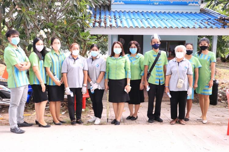 การรับมอบตัวนักเรียนชั้นมัธยมศึกษาปีที่ 1 และ 4 ปีการศึกษา 2563