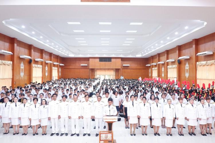 พิธีทำบุญตักบาตรถวายพระราชกุศล พระบาทสมเด็จพระปรมินทรมหาภูมิพลอดุลยเดช บรมนาถบพิตร และถวายพระพรชัยมงคลสมเด็จพระนางเจ้าสิริกิติ์ พระบรมราชินีนาถ ในรัชกาลที่ ๙ และสมเด็จพระเจ้าอยู่หัว มหาวชิราลงกรณ บดินทรเทพยวรางกูร เนื่องในวันเฉลิมพระชนมพรรษา ๖๕ พรรษา ๒๘ กรกฎาคม ๒๕๖๐