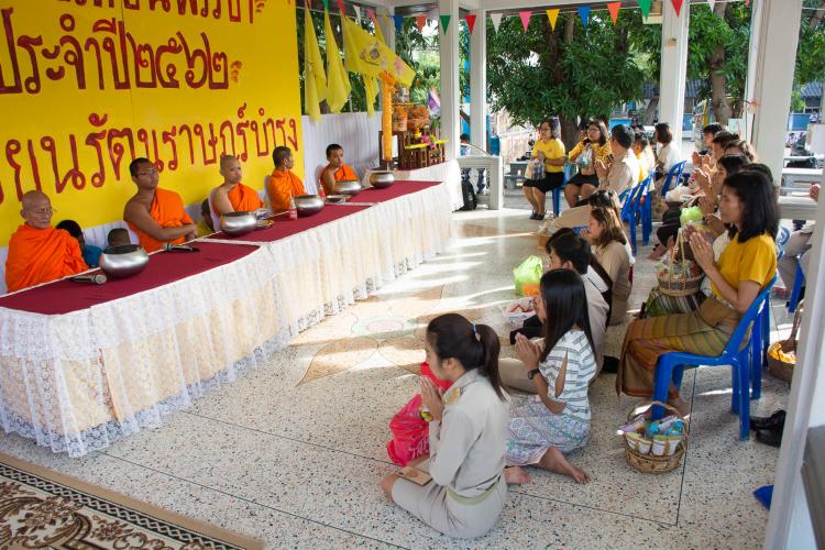 กิจกรรมเนื่องในวันอาสาฬหบูชาและวันเข้าพรรษา 
