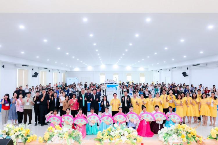 สพม.ราชบุรี ร่วมพิธีเปิดกิจกรรมค่ายภาษาและวัฒนธรรมเกาหลีแบบเข้ม