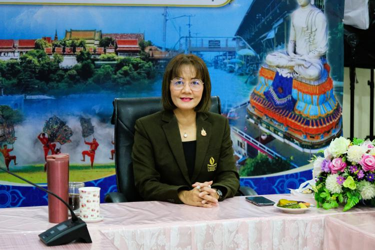 ประชุมชี้เเจงการใช้งานระบบฐานข้อมูลสารสนเทศเงินทุนหมุนเวียนเพื่อแก้ไขปัญหาหนี้สินข้าราชการครู