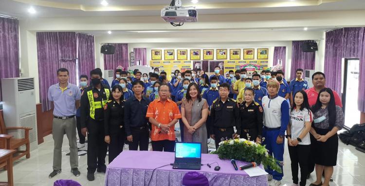 กรมการขนส่งทางบก จังหวัดราชบุรี ร่วมอบรมจัดทำใบขับขี่รถจักรยานยนต์ให้กับนักเรียน