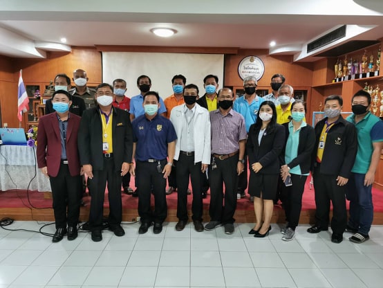 ประชุมคณะกรรมการสถานศึกษาในการประกาศมาตรการก่อนเปิดภาคเรียน ในสถานการณ์การแพร่ระบาดของโรคติดเชื้อไวรัสโคโรนา 2019 (COVID-19) ณ  โรงเรียนร่มเกล้ากาญจนบุรี