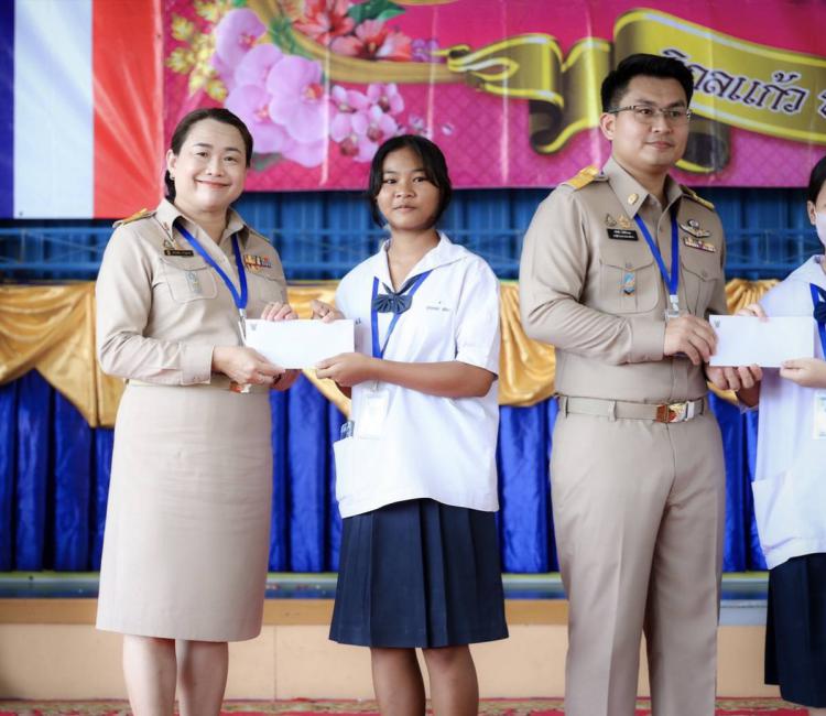พิธีมอบทุนการศึกษา เนื่องในพิธีไหว้ครูประจำปีการศึกษา 2568