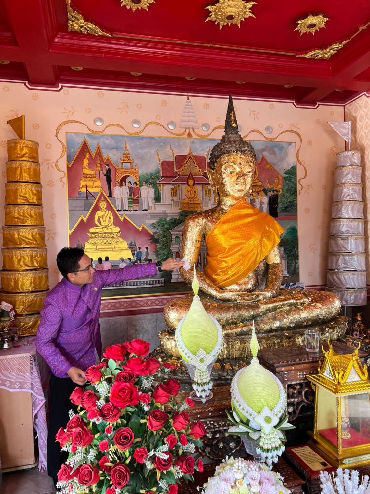 ดร.สิทธิพล พหลทัพ ผู้อำนวยการสำนักงานเขตพื้นที่การศึกษามัธยมศึกษาราชบุรี เดินทางเข้ากราบสักการะสิ่งศักดิ์สิทธิ์ประจำจังหวัดราชบุรี เพื่อความเป็นสิริมงคลเนื่องในโอกาสเข้ารับตำแหน่งผู้อำนวยการสำนักงานเขตพื้นที่การศึกษามัธยมศึกษาราชบุรี 