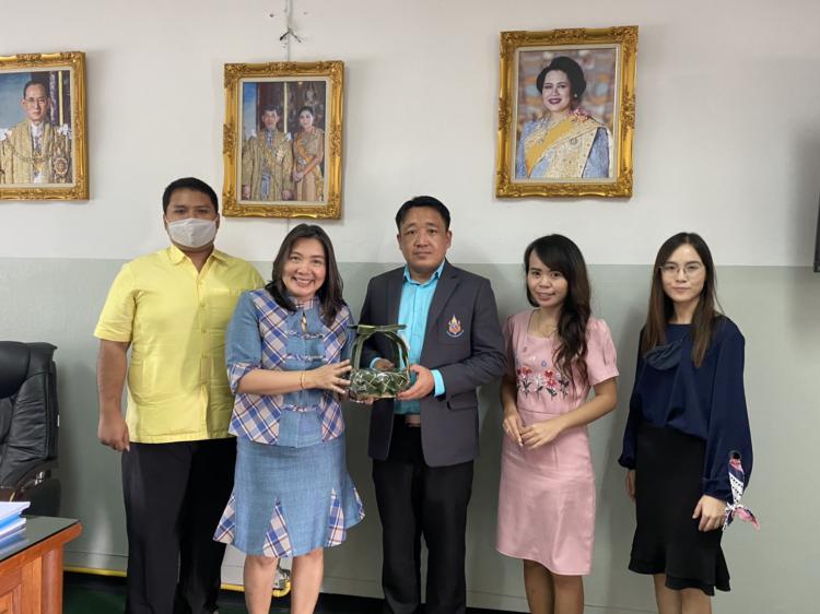 ขอขอบคุณท่านผู้อำนวยการสมมาต โพธิ์ทอง ผู้อำนวยการโรงเรียนบรมราชินีนาถราชวิทยาลัย และคณะครูโรงเรียนบรมราชินีนาถราชวิทยาลัย ที่ให้ความอนุเคราะห์ นักเรียนชั้นมัธยมศึกษาปีที่ ๖ เข้าร่วมการติว O-Net ระหว่างวันที่ ๑๕-๑๙ มีนาคม ๒๕๖๔