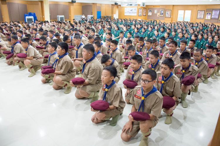 พิธีประจำกองและประดับอินธนู ลูกเสือสามัญรุ่นใหญ่ ชั้นมัธยมศึกษาปีที่ 1