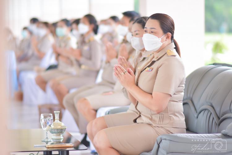 กิจกรรมทำบุญตักบาตรในโครงการศาสนพิธีวิถีชาวพุทธ