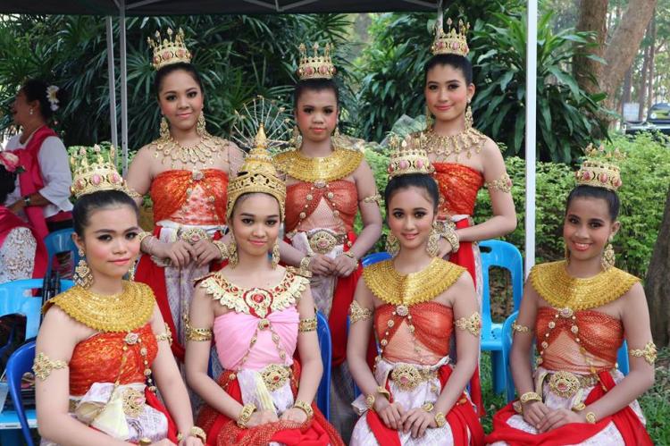 รำบวงสรวงงานประจำปีศาลพ่อปู่หัวเกาะ อ.บ้านโป่ง จ.ราชบุรี