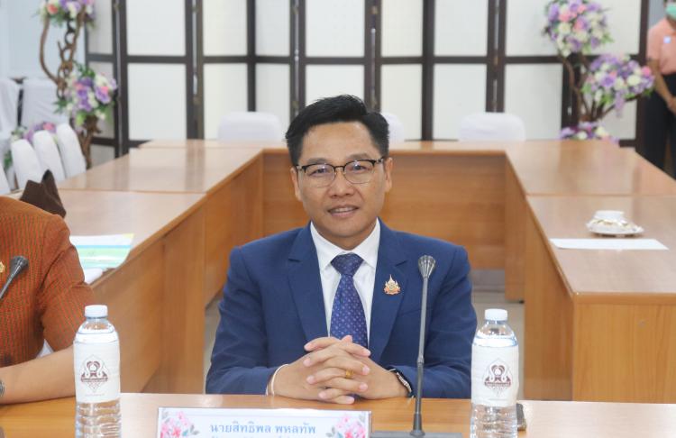 ประชุมการประเมินผลการพัฒนางานตามข้อตกลงของข้าราชการครูและบุคลากรทางการศึกษา ( PA) ตามหลักเกณฑ์และวิธีการที่ ก.ค.ศ. กำหนด ณ โรงเรียนโพธาวัฒนาเสนี