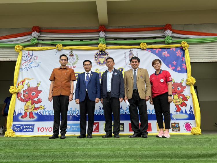 ตรวจเยี่ยมความพร้อมของสนามแข่งขัน โรงเรียนโพธาวัฒนาเสนี ที่ใช้เป็นสถานที่ในการจัดการแข่งขันกีฬาเยาวชนแห่งชาติ ราชบุรีเกมส์