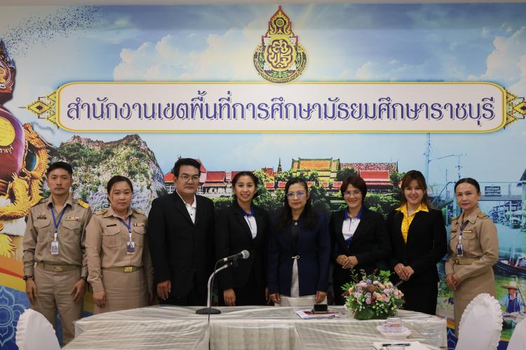 ให้ความรู้เกี่ยวกับการปฏิบัติงานของกลุ่มอำนวยการ กับนักศึกษาฝึกปฏิบัติการวิชาชีพบริหารการศึกษา นักศึกษาระดับปริญญาโท