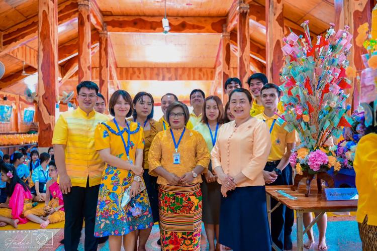  การจัดพิธีแห่เทียนและถวายเทียนจำนำพรรษา