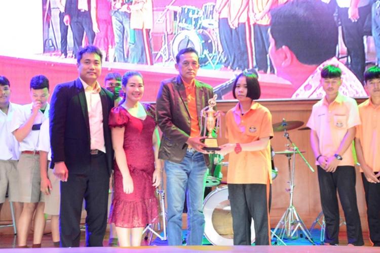 พิธีเปิดการแข่งขันดนตรี และแข่งขันหมากรุก ระดับมัธยมศึกษา ของโรงเรียนในสังกัดสำนักงานเขตพื้นที่การศึกษามัธยมศึกษา เขต 8