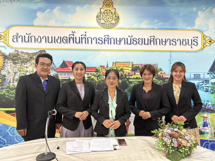 ให้ความรู้เกี่ยวกับการปฏิบัติงานของกลุ่มพัฒนาครูและบุคลากรทางการศึกษา กับนักศึกษาฝึกปฏิบัติการวิชาชีพบริหารการศึกษา นักศึกษาระดับปริญญาโท