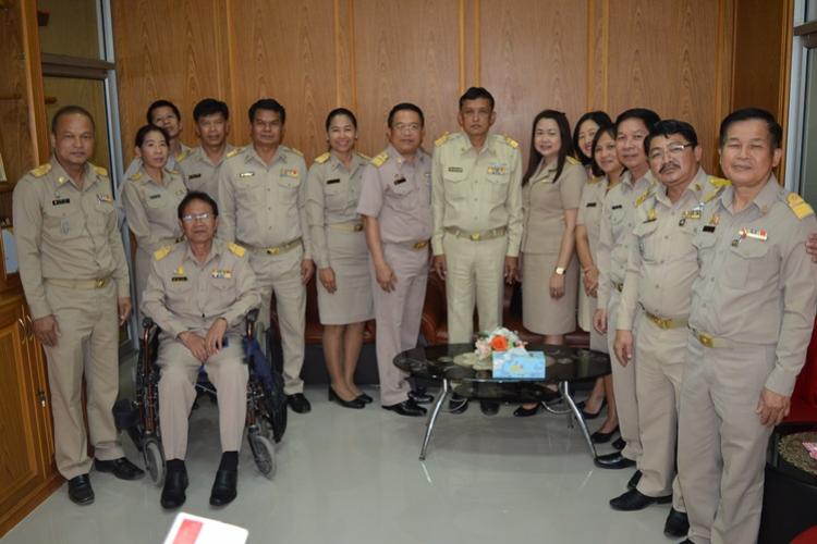 คณะผู้บริหารสังกัด สพม.8 จังหวัดราชบุรี ร่วมอวยพร และรับพร เนื่องในวันปีใหม่ แด่ นายธนะวันธิ์  แพทย์ชีพ รองผู้อำนวยการสำนักงานเขตพื้นที่การศึกษา รักษาราชการแทนผู้อำนวยการสำนักงานเขตพื้นที่การศึกษามัธยมศึกษา เขต 8
