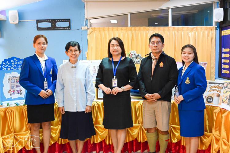 การรับประเมินการเตรียมความพร้อมและพัฒนาอย่างเข้มในตำแหน่งครูผู้ช่วยครั้งที่ 1 ของครูกนกวรรณ และครูดวงจรัส 