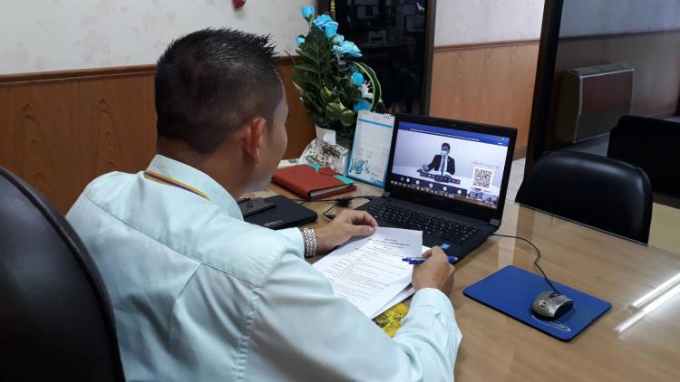 ดร.วรพล   ชาวสูนย์ ผู้อำนวยการโรงเรียนแคทรายวิทยา ร่วมประชุมผู้บริหารสถานศึกษาในสังกัดสำนักงานเขตพื้นที่การศึกษามัธยมศึกษาราชบุรี ผ่านระบบการประชุมทางไกล (Video Conference)